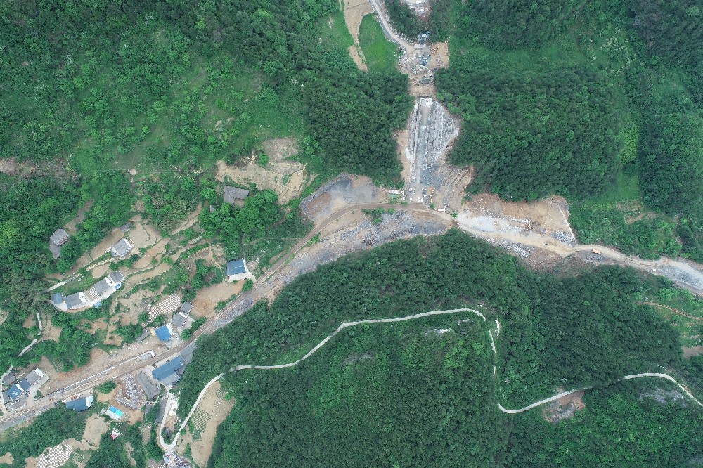 曾榮路改建工程全面提速，跑出建設“加速度”